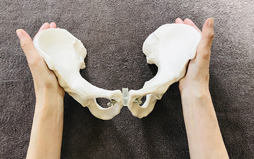 産後の骨盤矯正とは？